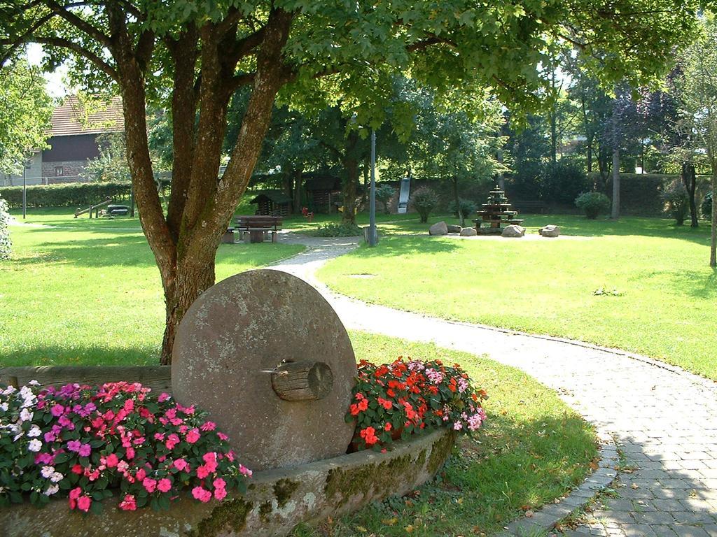 Hotel Drei Lilien Waldbrunn  Zewnętrze zdjęcie